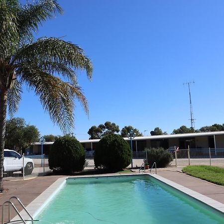 Capri Motel Balranald Buitenkant foto