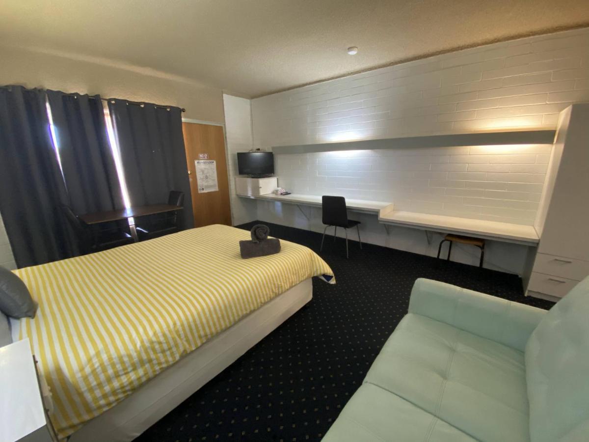 Capri Motel Balranald Buitenkant foto