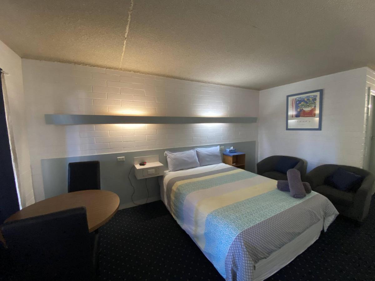 Capri Motel Balranald Buitenkant foto