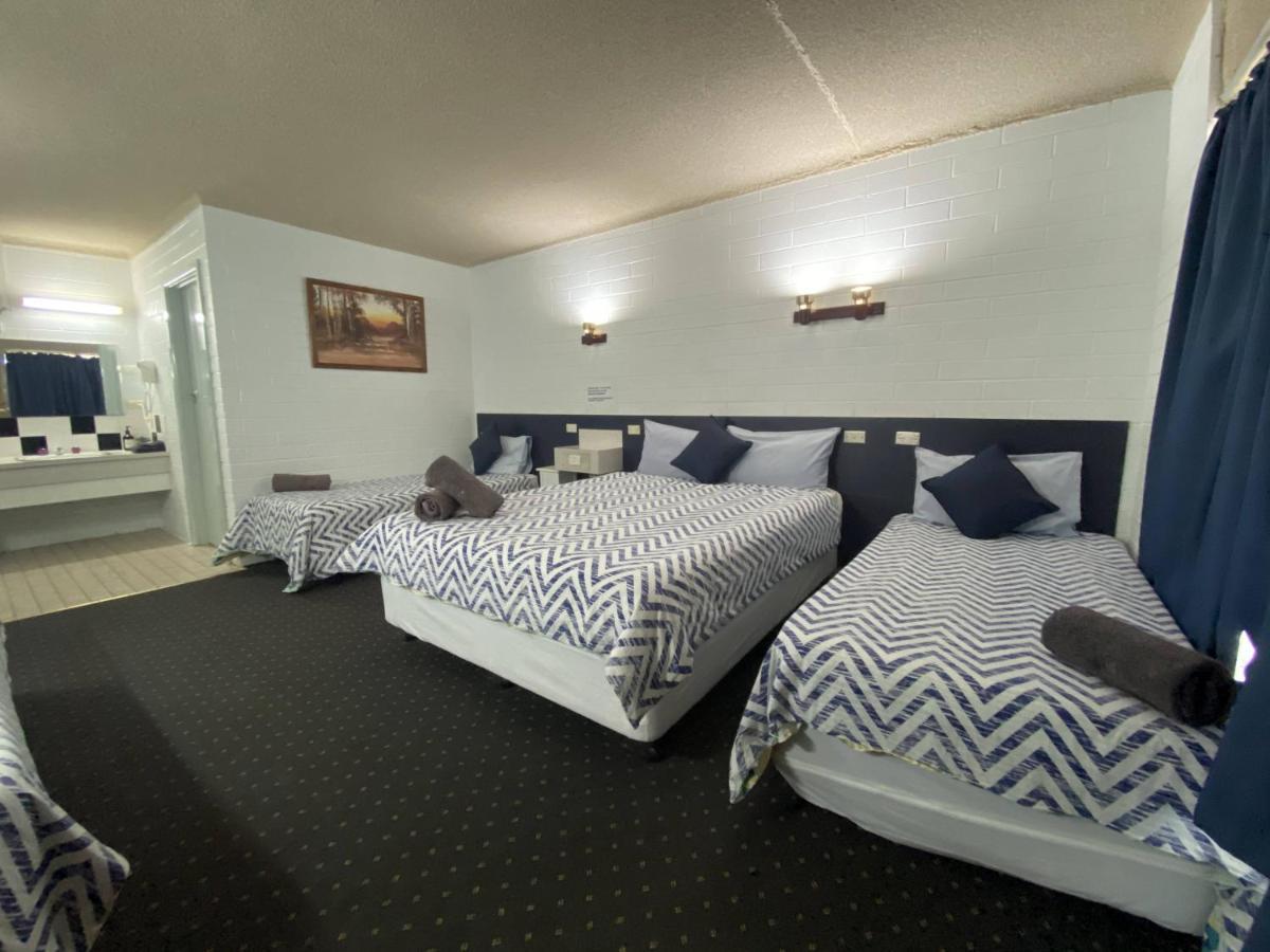 Capri Motel Balranald Buitenkant foto