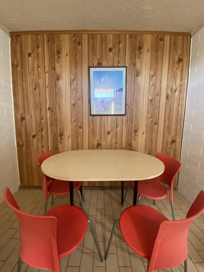 Capri Motel Balranald Buitenkant foto