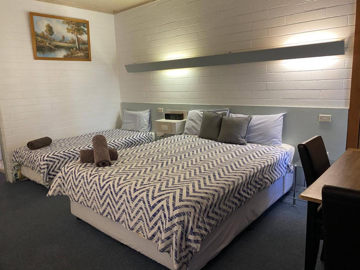 Capri Motel Balranald Buitenkant foto