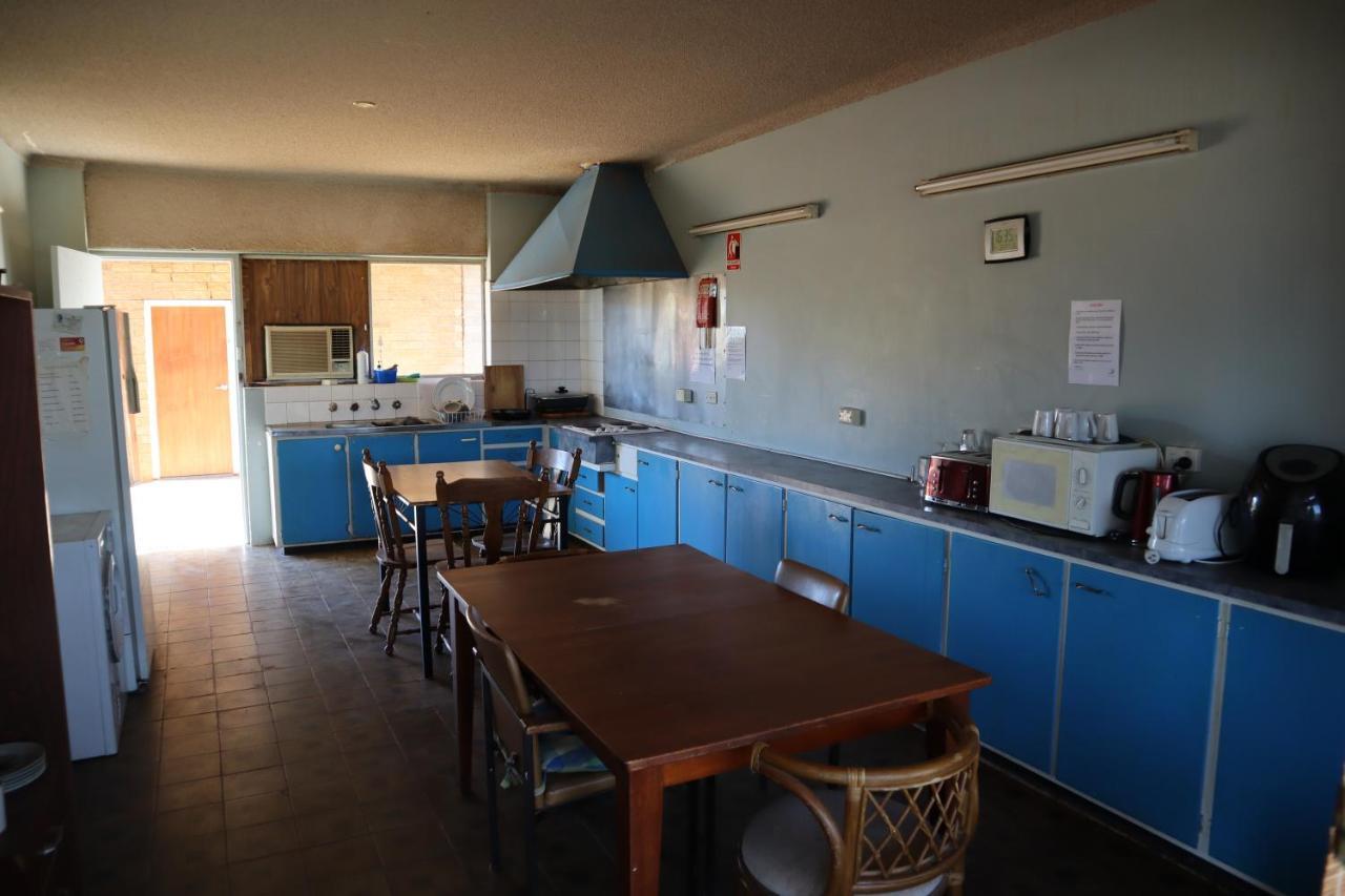 Capri Motel Balranald Buitenkant foto