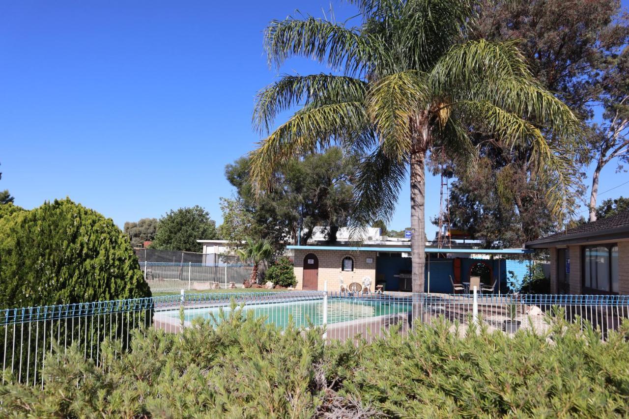 Capri Motel Balranald Buitenkant foto