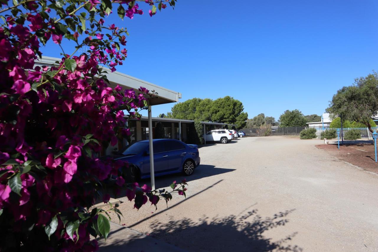 Capri Motel Balranald Buitenkant foto