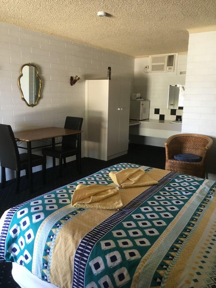 Capri Motel Balranald Buitenkant foto